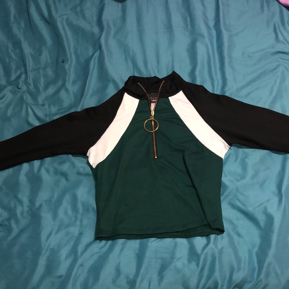 Long sleeve crop top